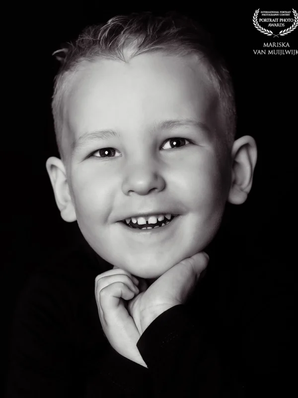 custom_logo_MARISKA_VAN_MUIJLWIJK-netherlands-i8HfJU-109collection-portraitphotoawards